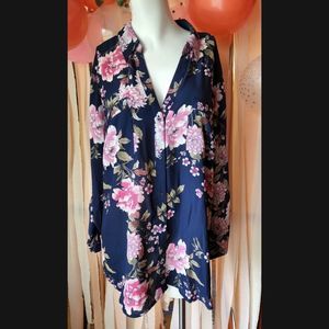 Candies floral roll tab blouse nwt